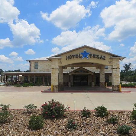 Hotel Texas Hallettsville ภายนอก รูปภาพ