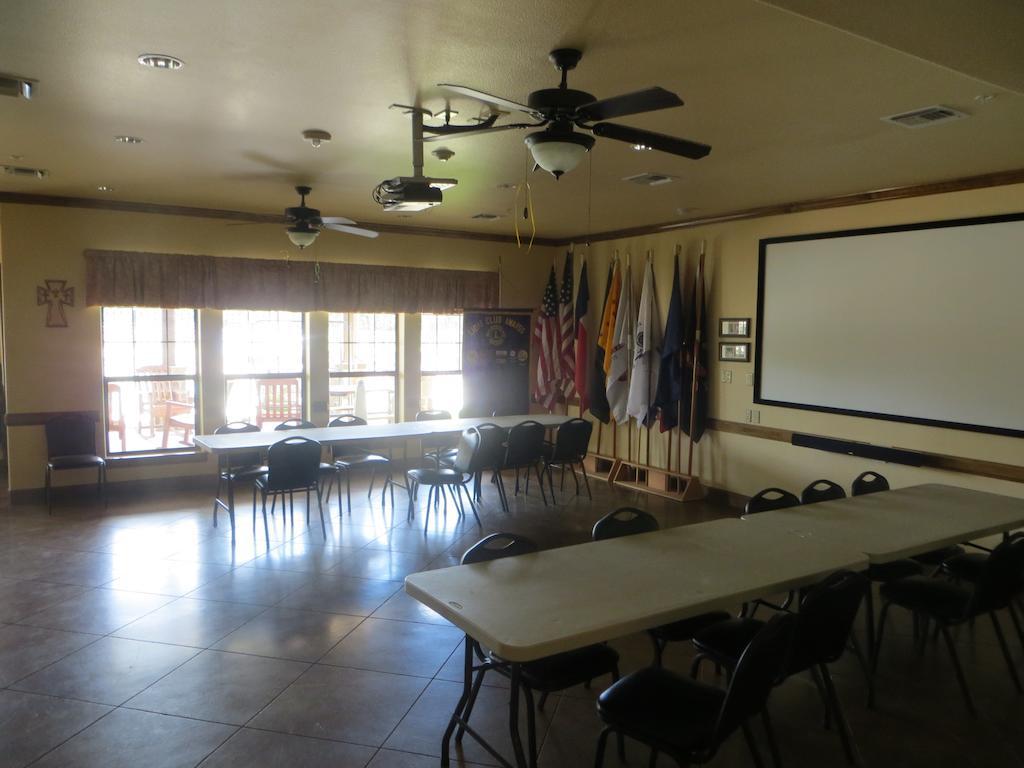 Hotel Texas Hallettsville ภายนอก รูปภาพ
