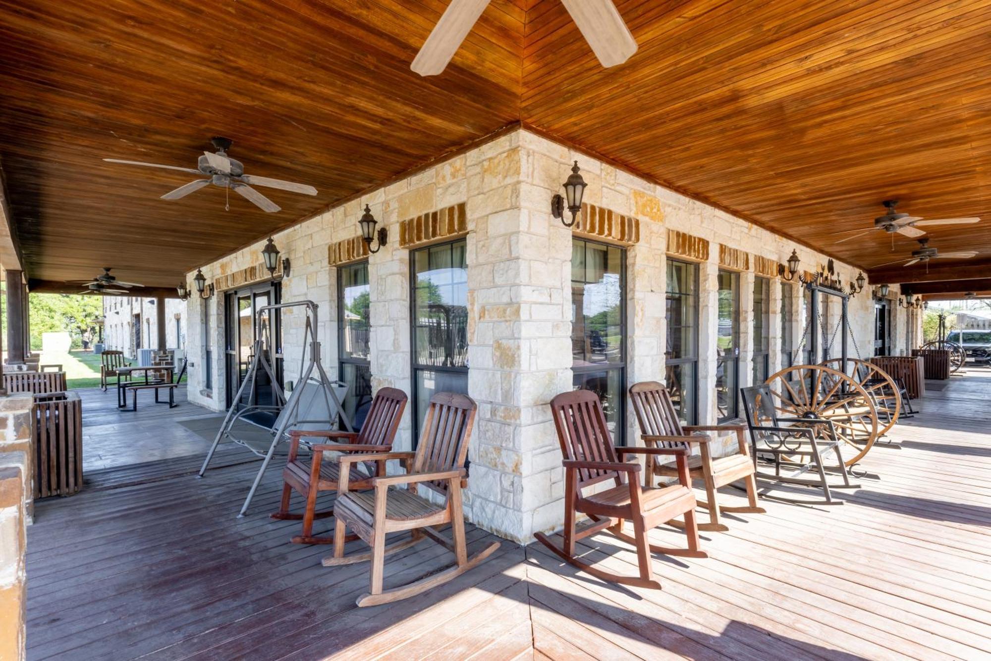 Hotel Texas Hallettsville ภายนอก รูปภาพ