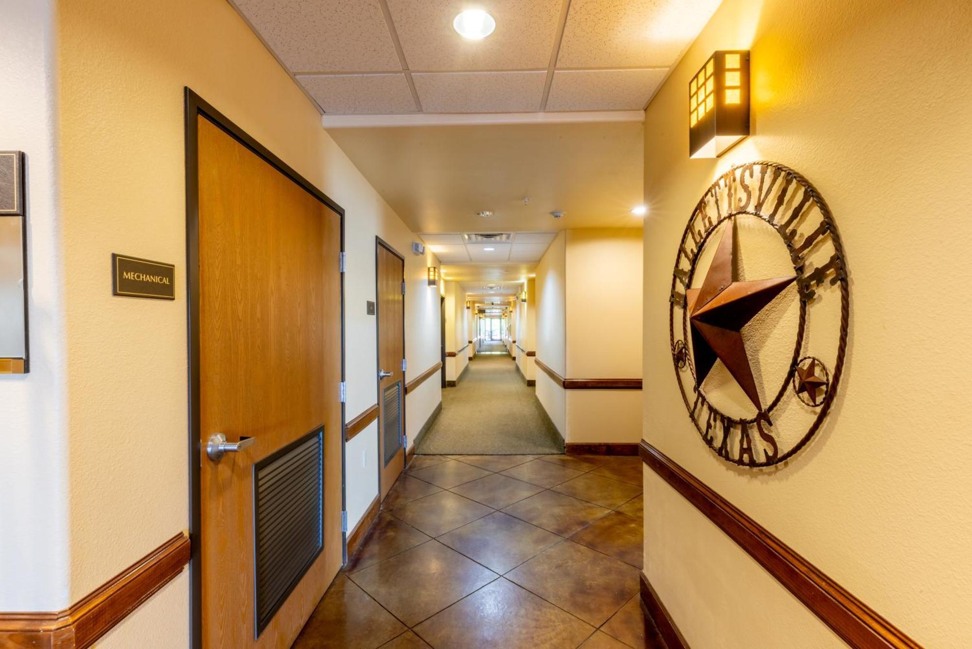 Hotel Texas Hallettsville ภายนอก รูปภาพ