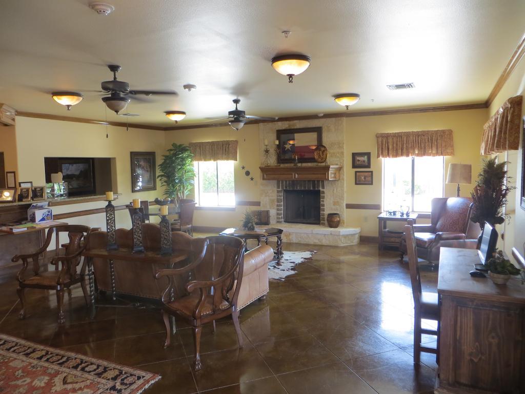 Hotel Texas Hallettsville ภายนอก รูปภาพ