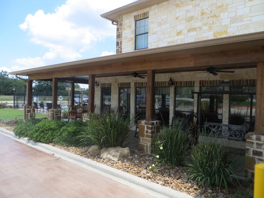 Hotel Texas Hallettsville ภายนอก รูปภาพ