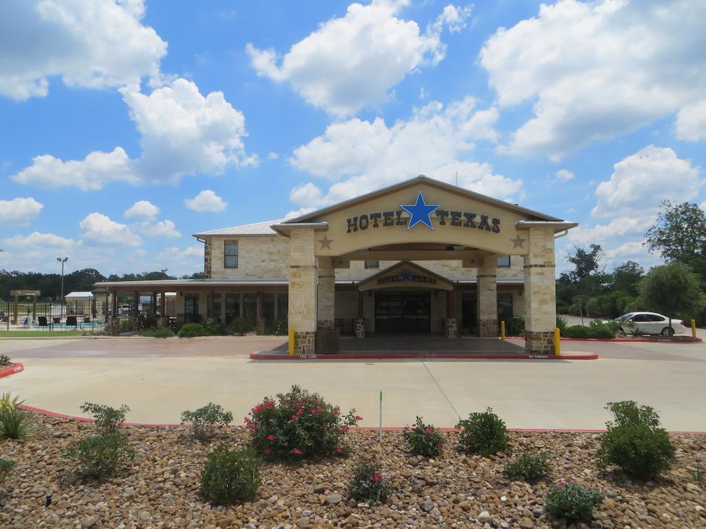 Hotel Texas Hallettsville ภายนอก รูปภาพ