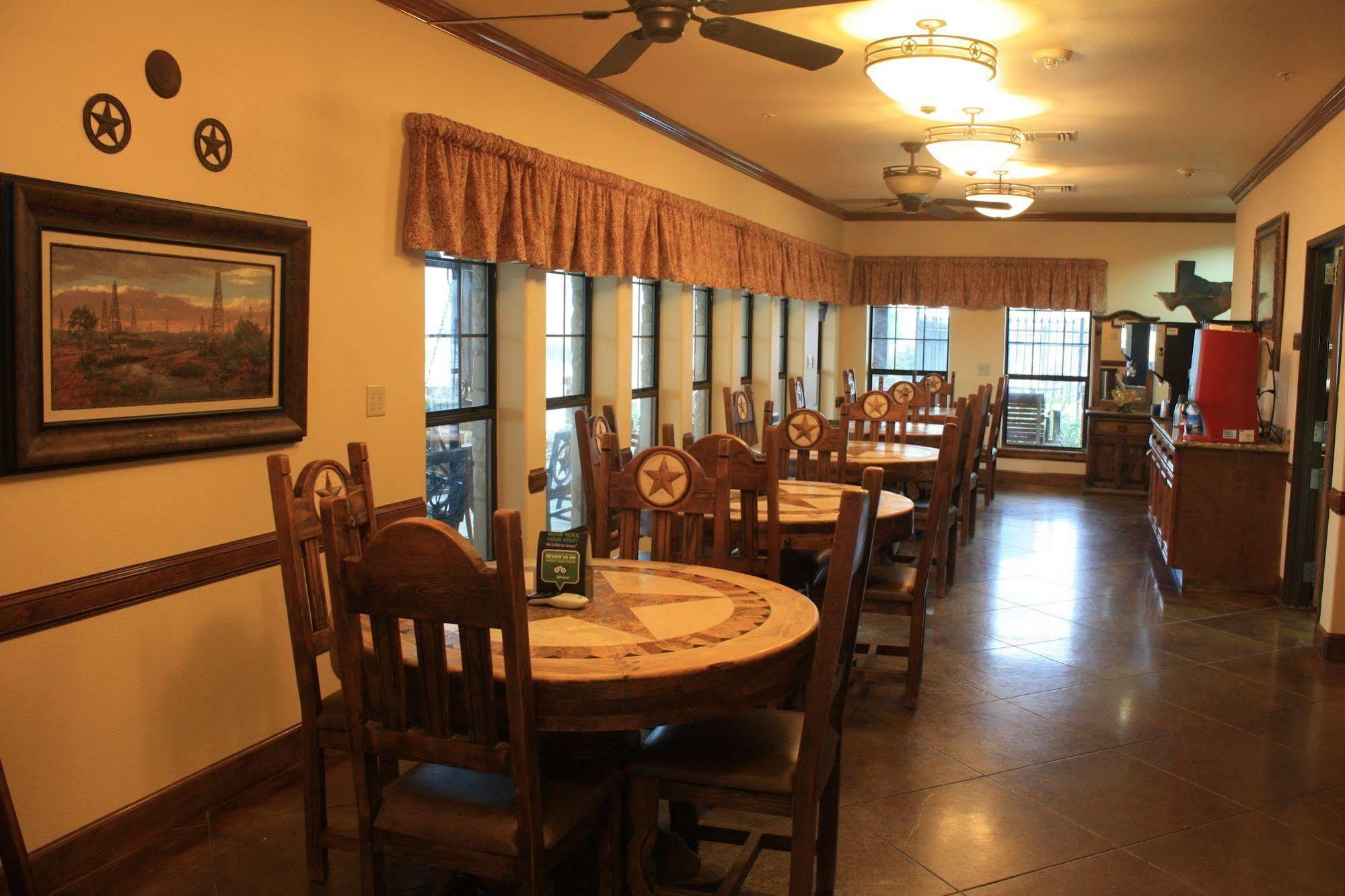 Hotel Texas Hallettsville ภายนอก รูปภาพ