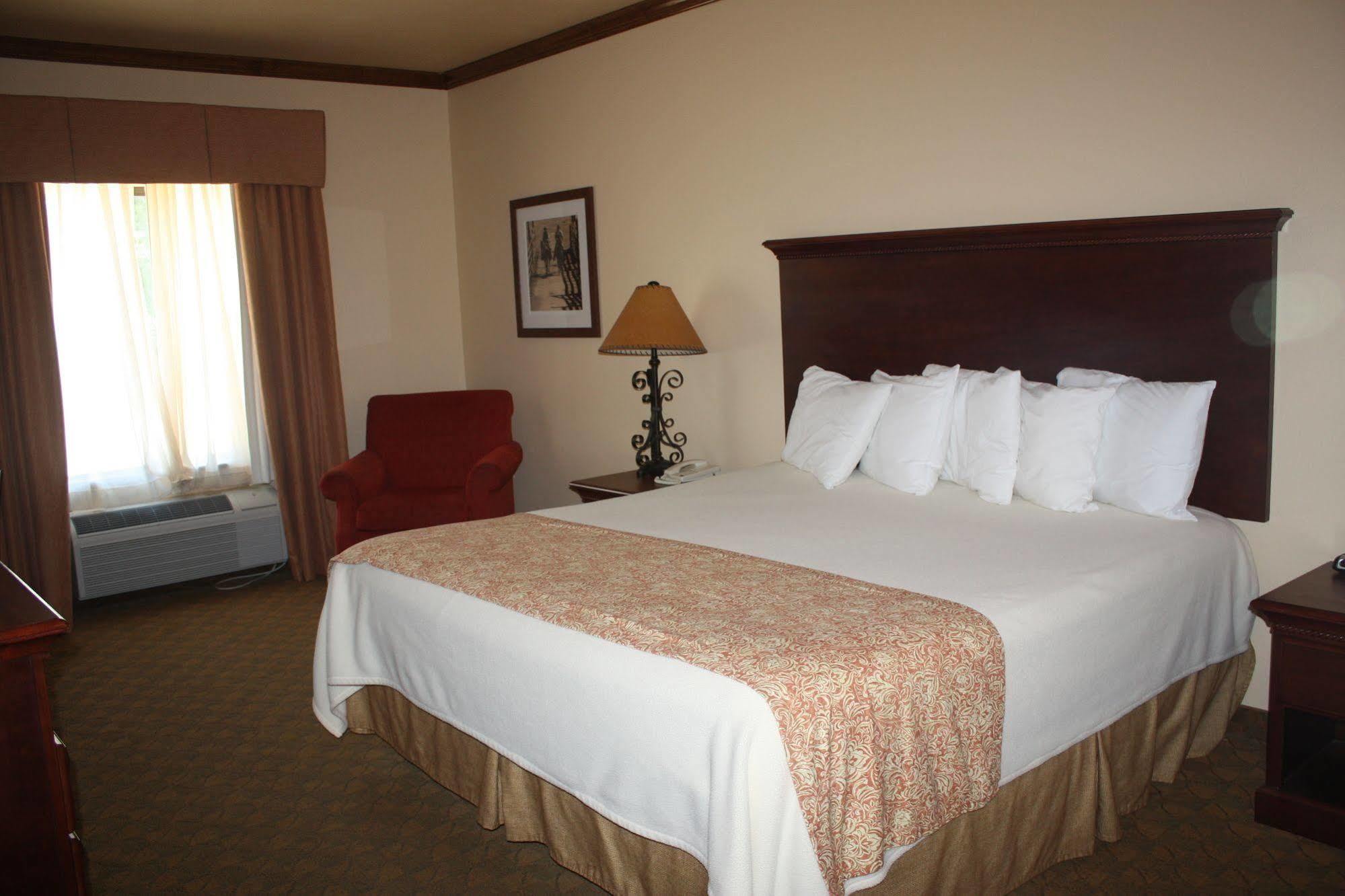 Hotel Texas Hallettsville ภายนอก รูปภาพ