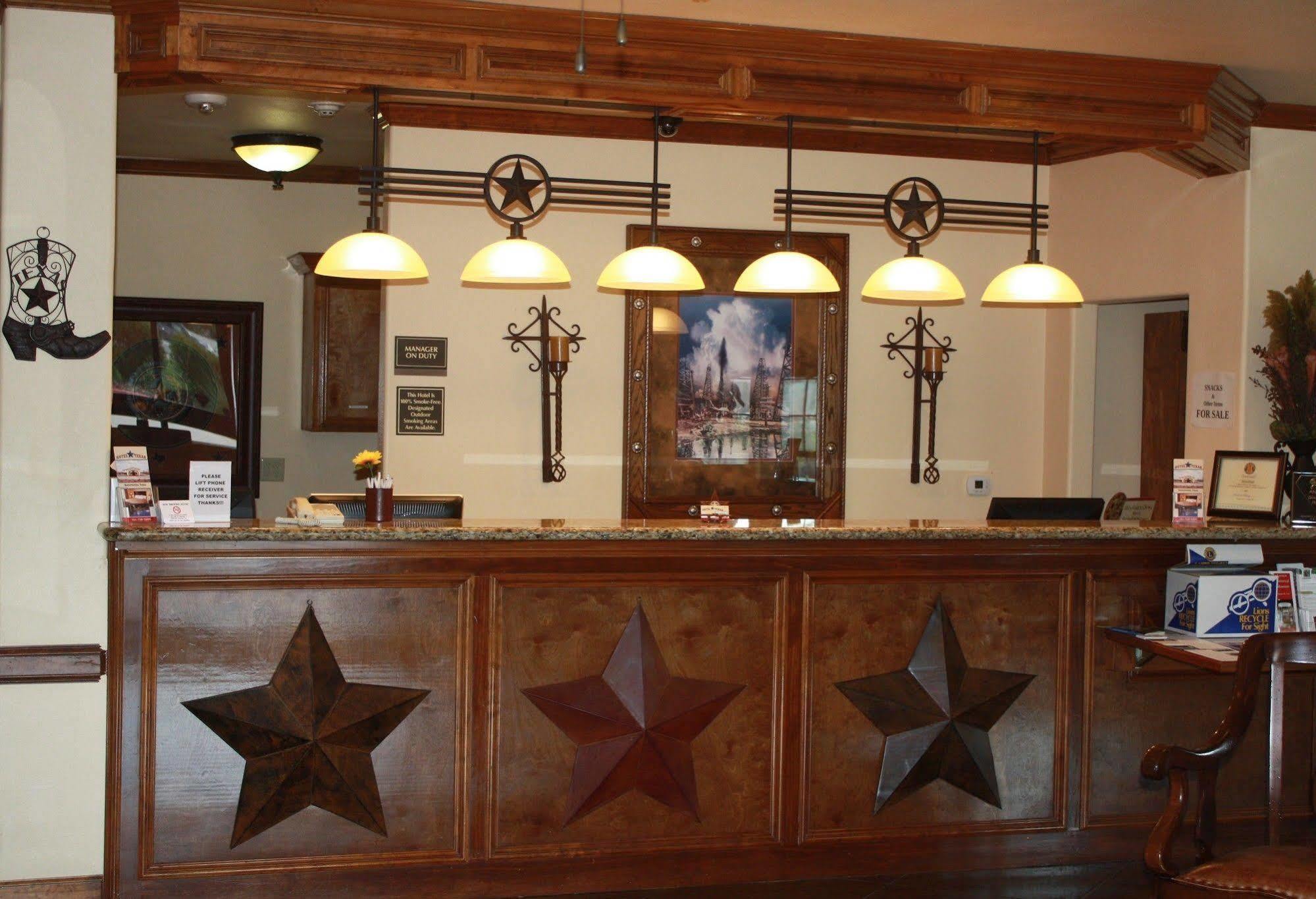Hotel Texas Hallettsville ภายนอก รูปภาพ
