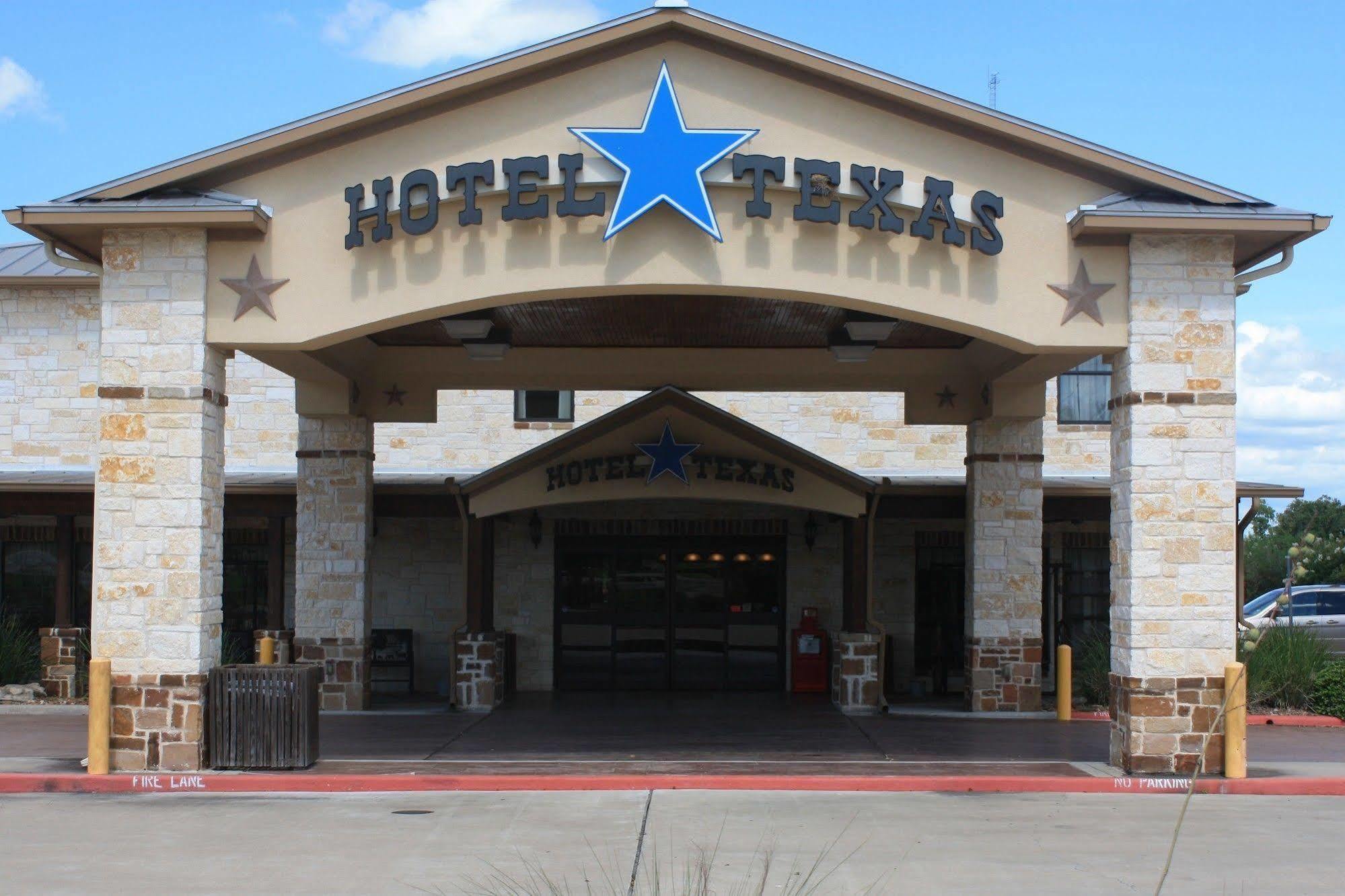 Hotel Texas Hallettsville ภายนอก รูปภาพ