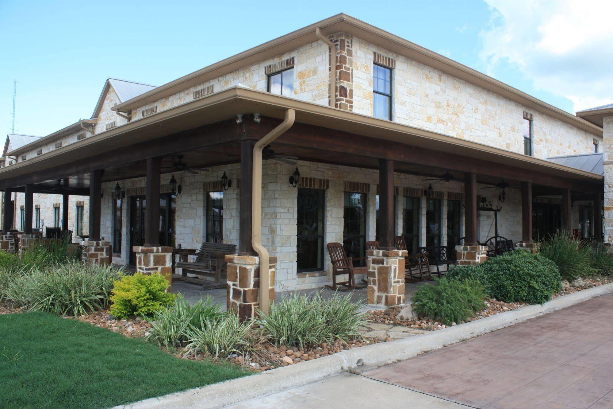 Hotel Texas Hallettsville ภายนอก รูปภาพ